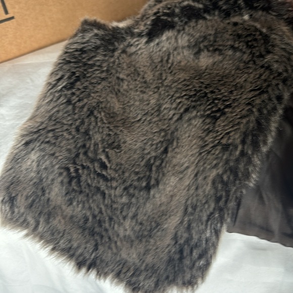 Faux Fur Vest - Picture 5 of 5